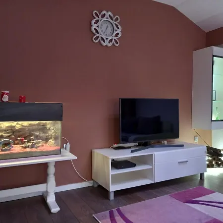 Vini App With Private Parking