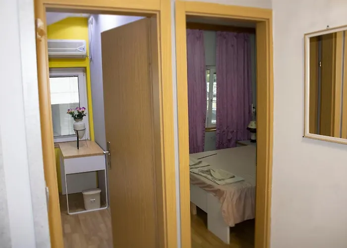 Vini App With Private Parking Apartment Skopje